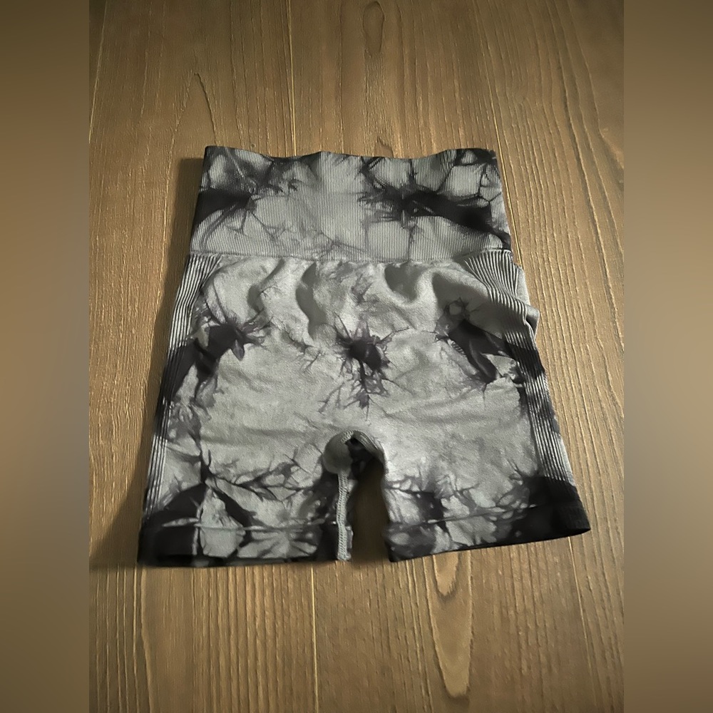 Black and Grey Tie-Dye Booty Scrunch Workout Shorts Size XS